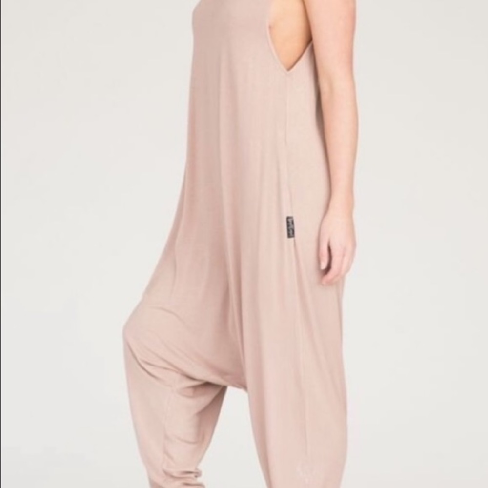 Momper Romper size XS-S-M-L available - Picture 4 of 7